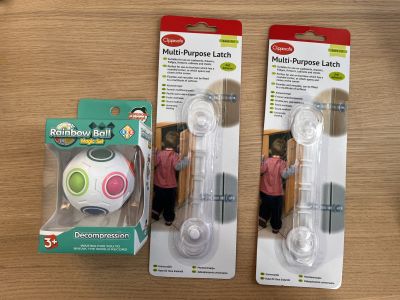 2xDětská pojistka skříněk a zásuvek + hlavolam