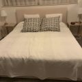 Manželská postel 200x180. Bez povleceni a nocni stolky