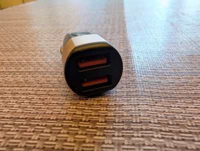 Nabíječka do auta, 2× USB