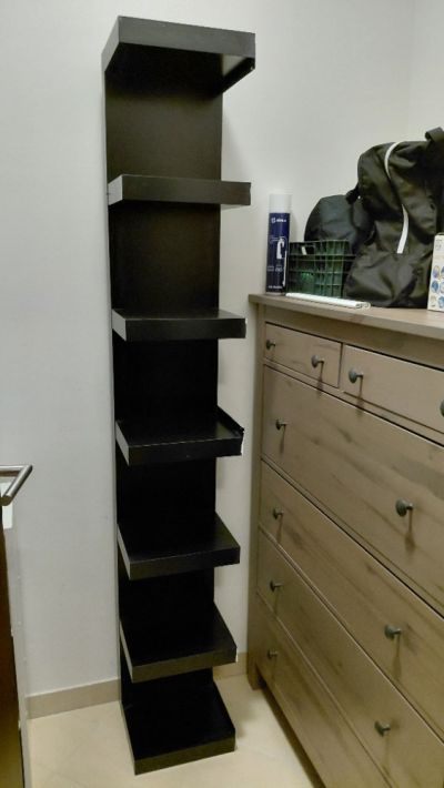 Policový díl IKEA, černá barva