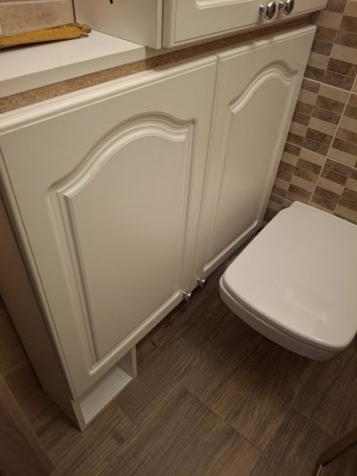 Skříň do koupelny či wc