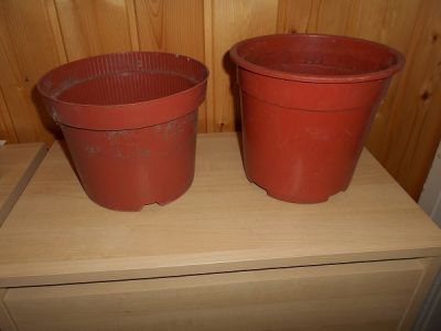 Plastové květináče