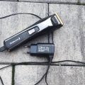 Stříhací strojek Remington.