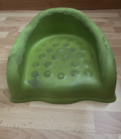 Dětský podsadám ke stolu