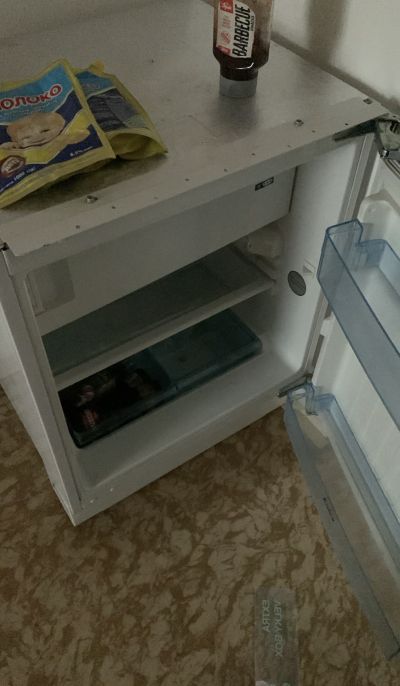 Malá lednice s mrazákem