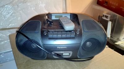 Radio PANASONIC s Mp3+DVD a kazetovým přehrávačem 