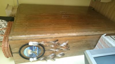 Dvojdílná skříň z 50. let