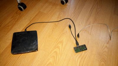 Daruji externí CD mechaniku + rozbočovač na USB