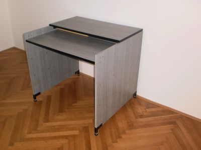 Počítačový stůl