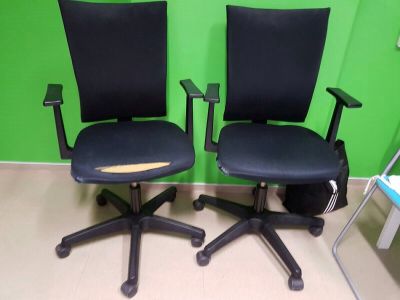 Daruji dvě kancelarske židle