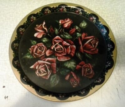 Velký plechový talíř s květinami