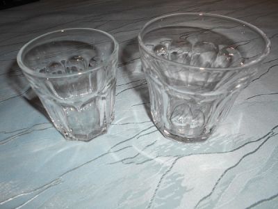 Daruji dvě skleničky