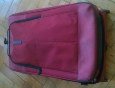 Červený kufr Samsonite