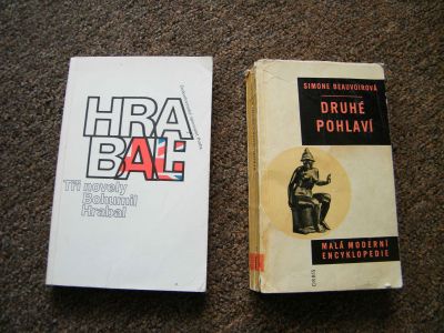2 knihy - Hrabal, Druhé pohlaví