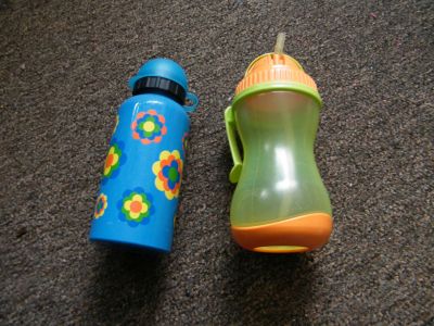  2 dětské lahve