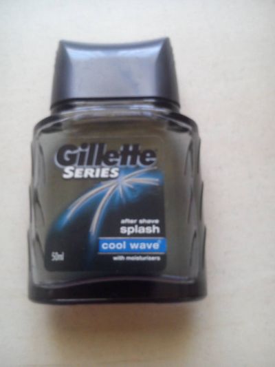 Voda po holení Gillette - odhadem 35ml z 50ml