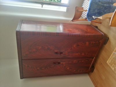 šatní skříň z masivu, za odvoz 