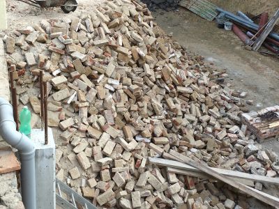 staré cihly za odvoz větší množství spěchá - Brno střed