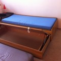Rozkládací postel s úložným prostorem