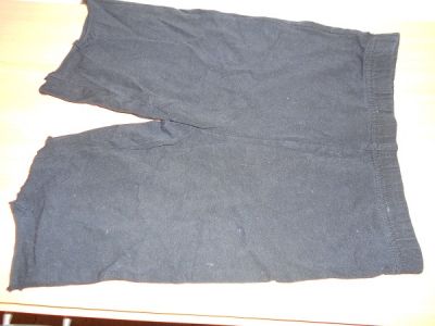 Černé ustřižené elasťáky