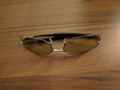 Brýle se žlutými skly