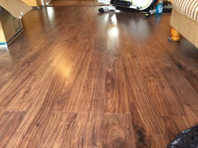 Daruji 50m2 laminatove plovouci podlahy/nutna demontaz