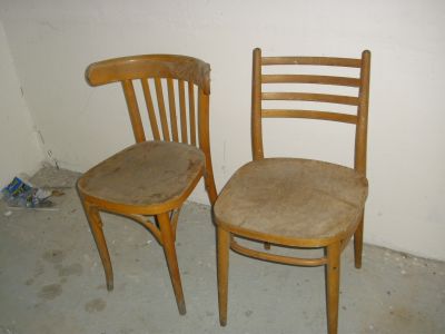 dvě staré židle