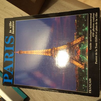 Kniha s 450 fotografiemi PARIS la ville lumiere