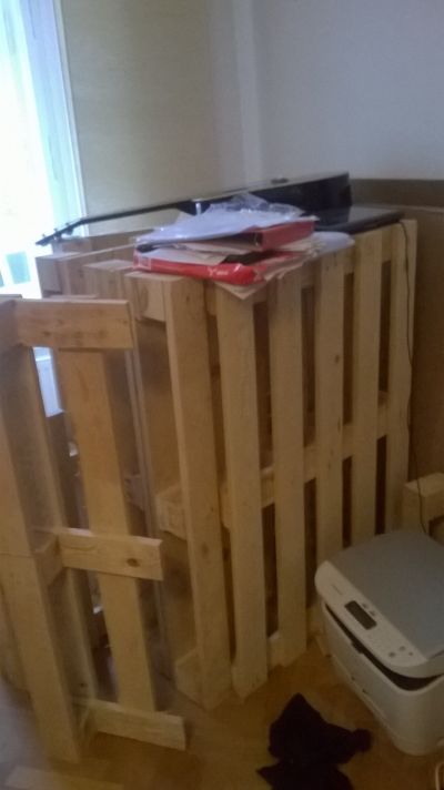 Daruji palety / za odvoz