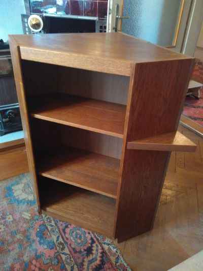 Stůl pro PC se skříňkou