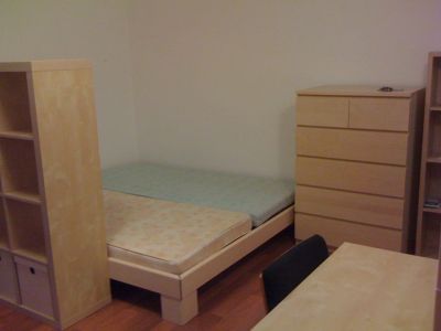 Postel 180x200 s rosty a matracemi