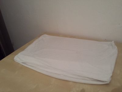 Bílý povlak na polštář