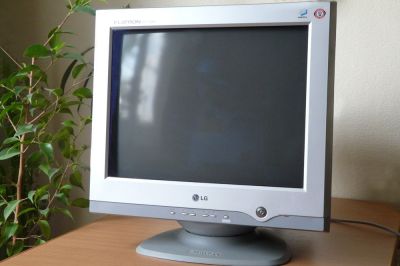 CRT monitor k PC