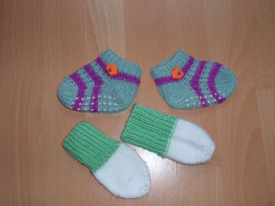 ponožky a rukavičky pro mimi