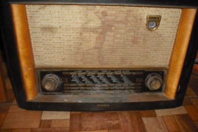 Stará rádio a gramofon