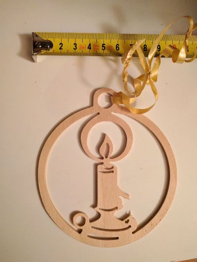 Dřevěná vánoční dekorace, motiv svíčka