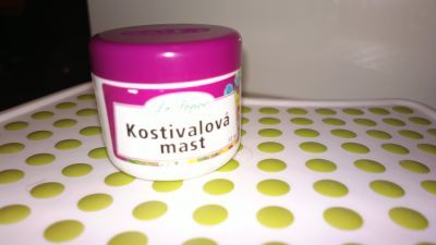 Otevřená kostivalová mast