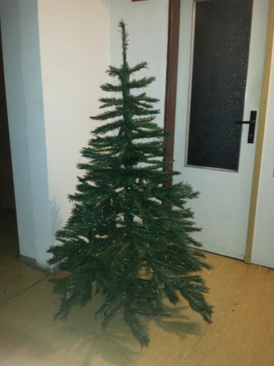 Vánoční stromek umělý