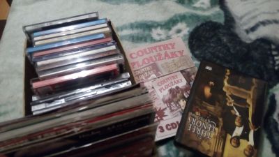 Směs CD a hudebních DVD