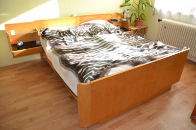 Manželská postel ze 70. let