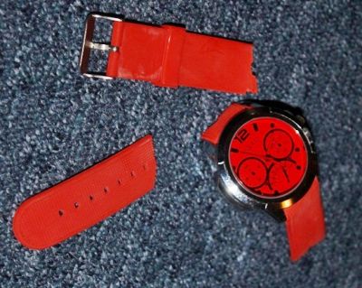 hodinky červené - stále nevyzvednuté