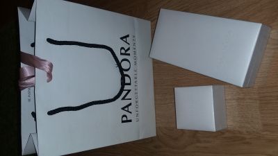 Taška a dárkové krabičky Pandora
