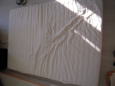Latexová matrace IKEA (140 x 200)