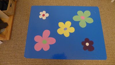 Skrinky, stolek pro male deti