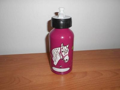 Kovová dětská láhev