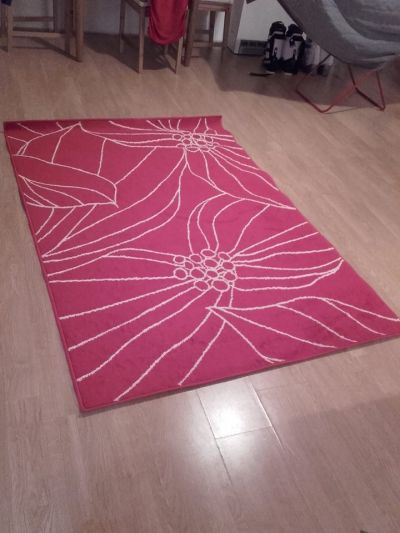 Červený koberec z IKEA