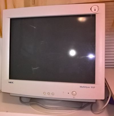 19" Monitor s plochou obrazovkou