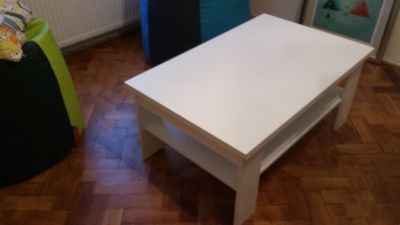 bílý konferenční stolek Ikea