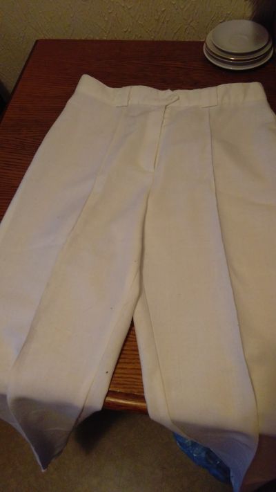 Bílé kalhoty 42