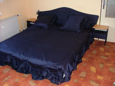 manželská postel